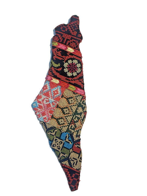 2 PCS A hanging hand-embroidered on the wall in the form of a map of Palestine