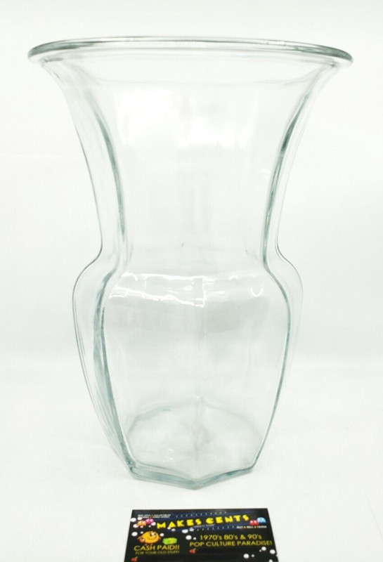 Vintage Ribbed Thick Glass Flower Vase – Flared Top, Clear Glass – NICE