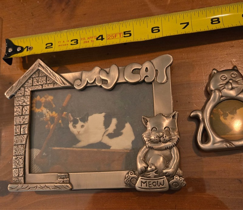 Set of 2 Brushed silver metal cat picture frames w/easels 4×6 & 3-1/4 X2 photos