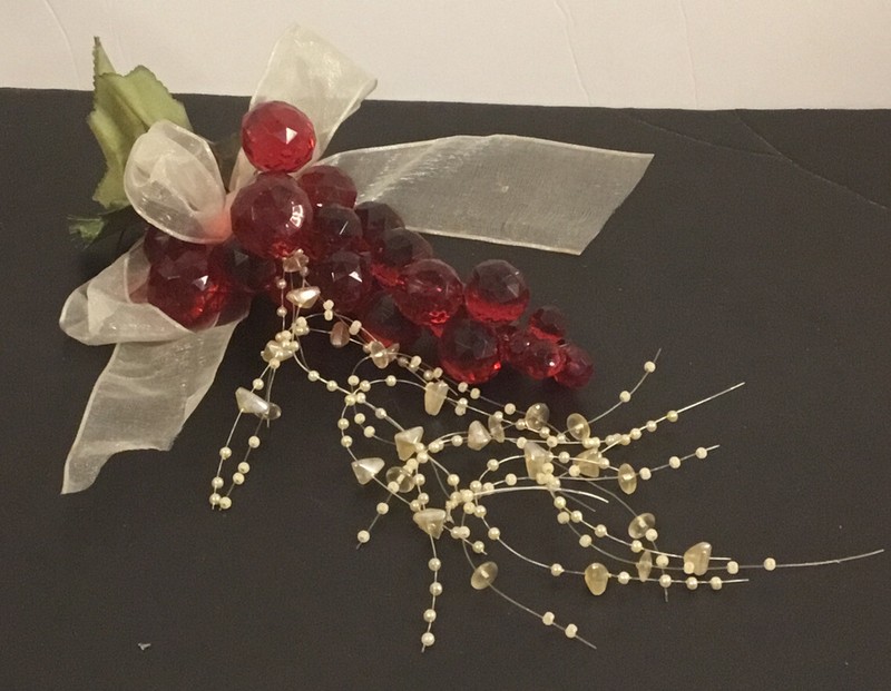 Deep Dark Red Grapes Cluster W/ White Beads Hanging Down Leaves Hanger On Back