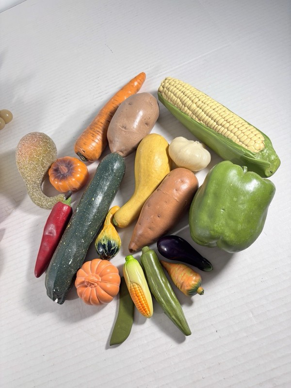 Lot of 31 Ceramic and Plastic Fruit and Vegetables Grapes Apple Pear Corn Pepper gallery