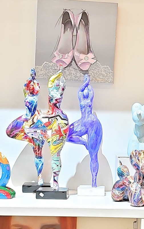 Nanas Resin Statue