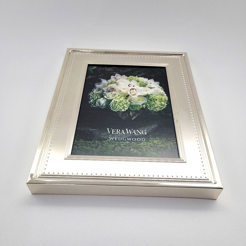 Vera Wang “With Love” Photo Frame 8 X 10 In New
