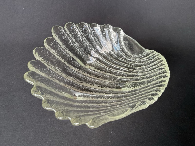 Vintage Glass Shell Dish Footed Candy Bowl Scallop Seashell Texture Trinket Tray