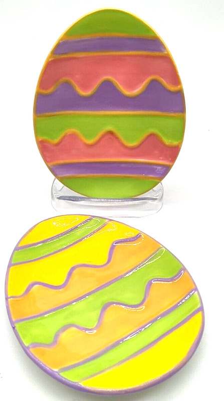 MWW Market Mini Egg Shape Oval Easter Plates Set of 2 in Pink And Yellow 1990s