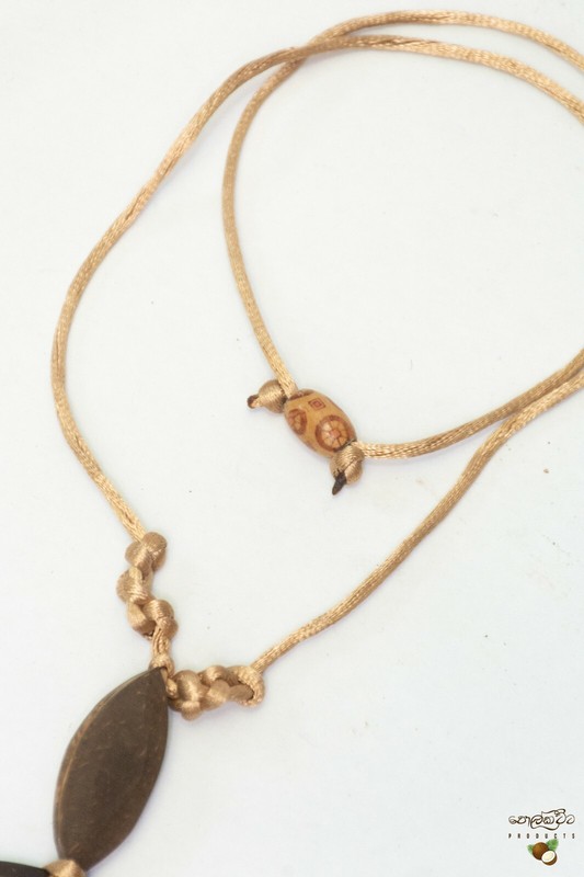 Ceylon New Coconut shell Pendant With Chain Quality Handmade Creative Ornament gallery