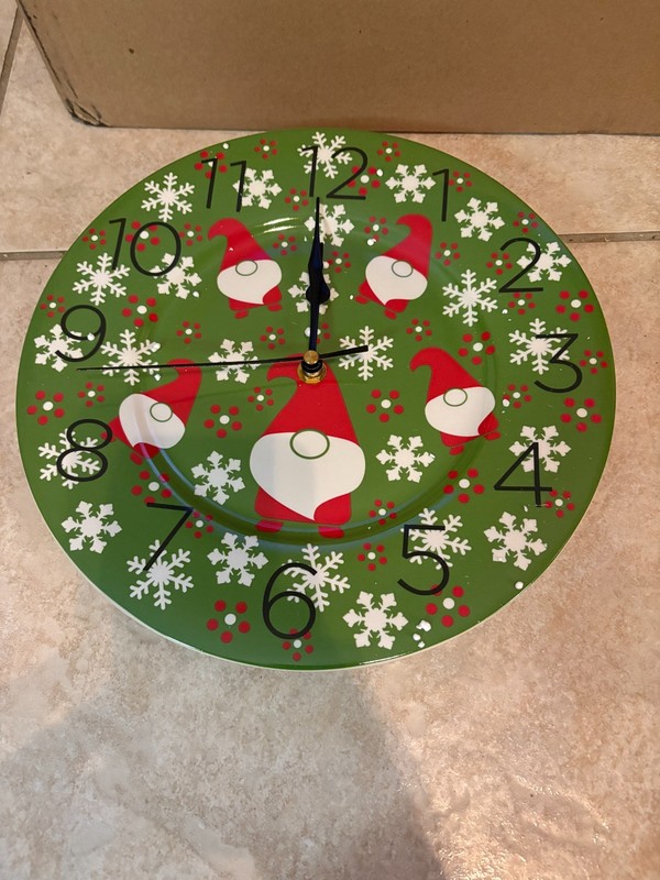 Temp-tations 10.5 inch Ceramic Round Clock Gnome Battery Operated
