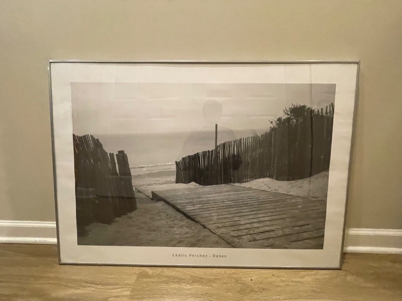 40 x 28 in picture frame | Sliver | Stable Hook | Glass | Used | See Description