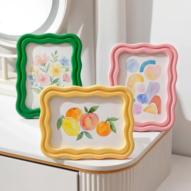 Scalloped Picture Frame with Real Glass, Vintage Curved Funky Decorative Pict…