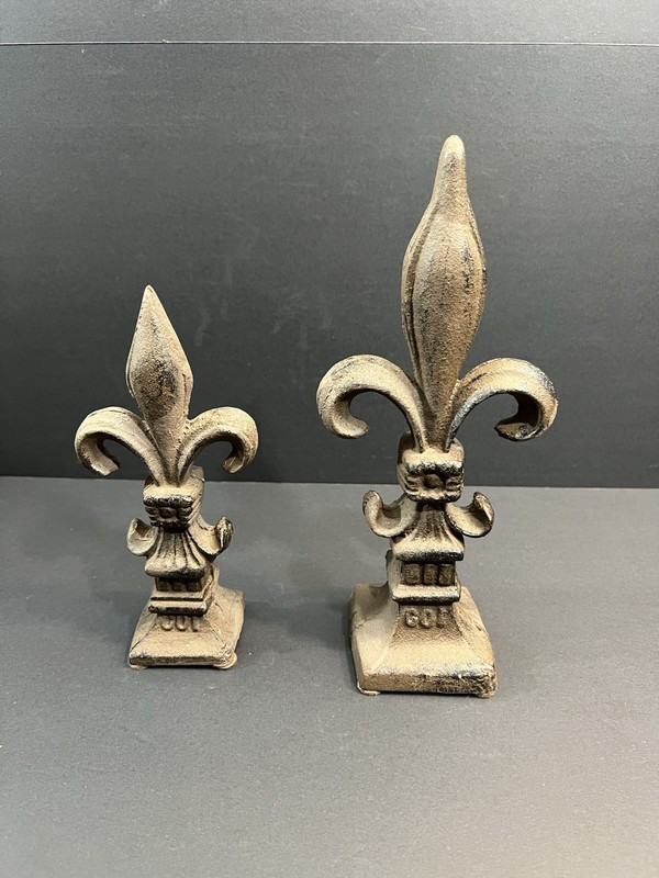 Heavy Cast Iron Fleur De Lis Finials Set 2 Rustic French Shelf Decor