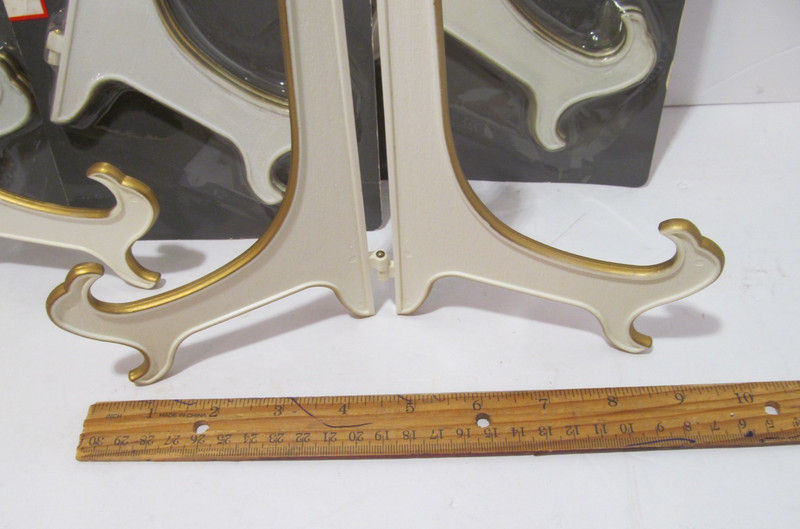 1989 Fairgrove Lot of 5 Display Easels White w/ Gold Trim 7" Size 607 Hong Kong gallery