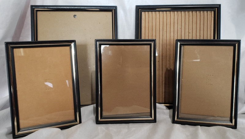 5 Vtg Matching Wood Black and Brass 5×7 & 8×10 Picture Frames With Glass