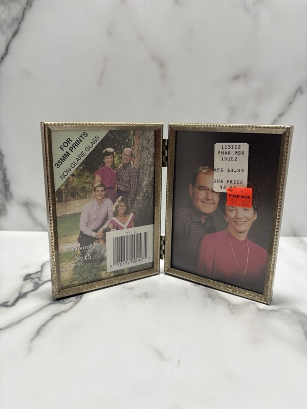 Ornate Hinged Double Picture Frame Embossed Desktop Photo Display 3 1/2 X 5”