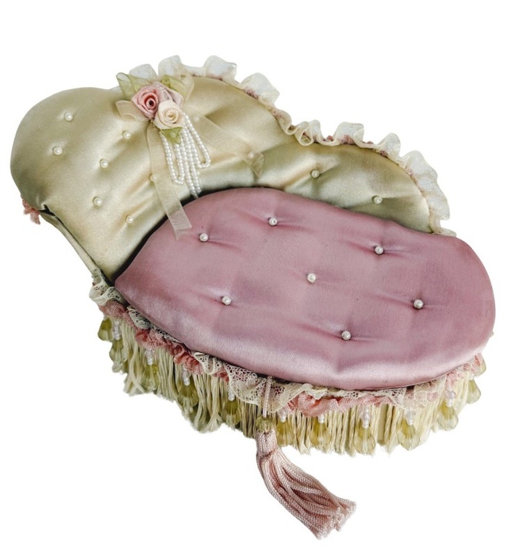 Vintage Victorian Style Satin Trinket Box Pink Green Floral Jewelry Casket
