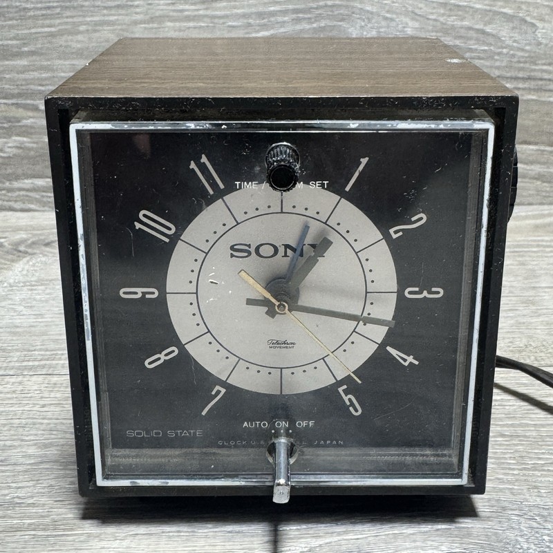 VTG SONY Clock modern Solid State Alarm transistor AM radio 6RC-23 Mid-century