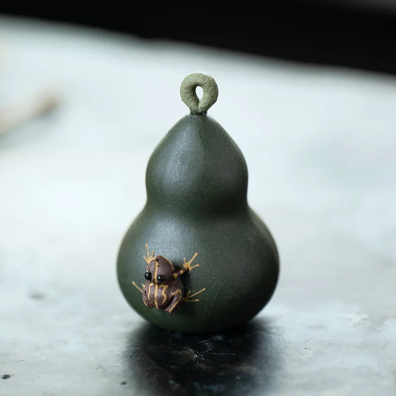 4.1CM Yixing Purple Clay Spraying Water Frog Gourd Tea Pet Statue Ornament gallery