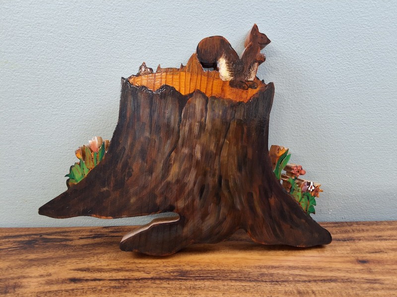 Vtg ONE OF A KIND Exquisite Painted SQUIRREL STUMP Wood Cut Plaque Wall Hanging