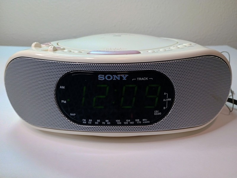 Sony Dream Machine ICF-CD837 Alarm Clock FM/AM CD Clock Radio Retro TESTED