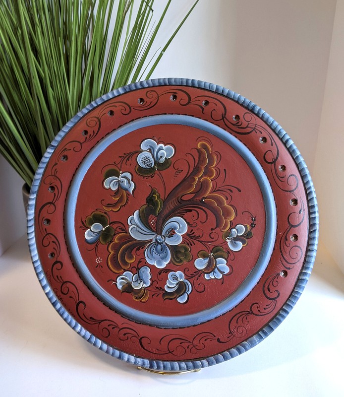 14 3/4” Norwegian Rosemaling Wooden Decorative Plate Birthday Cake Plate Signed