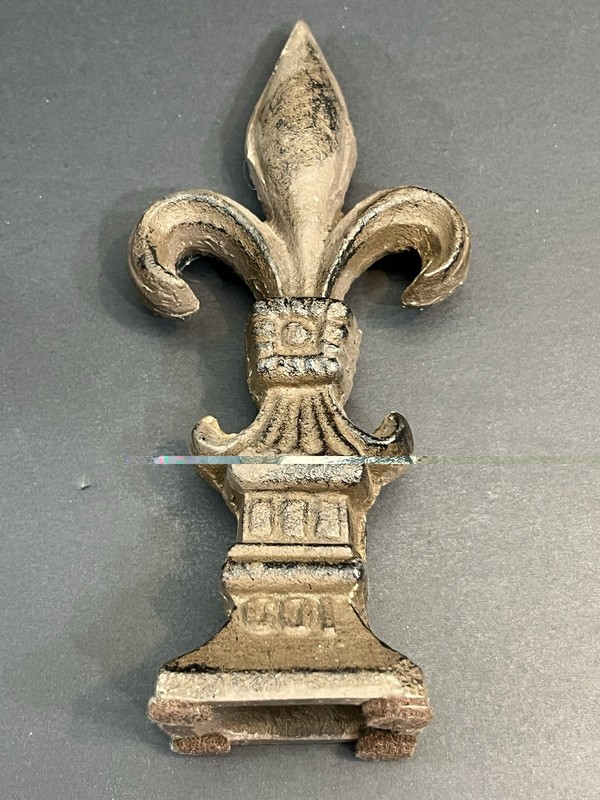 Heavy Cast Iron Fleur De Lis Finials Set 2 Rustic French Shelf Decor gallery