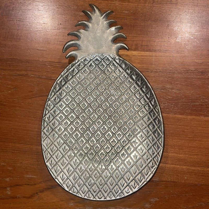 Pineapple Metal Wall Trinket Decoration Footed 9 1/2 x 16 Gold Brass Vintage