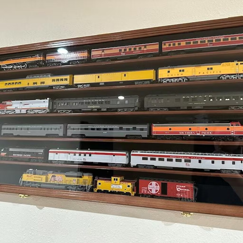 Train Display Case HO Scale Walnut Cabinet Railroad Car Locomotive Wood US Frame gallery