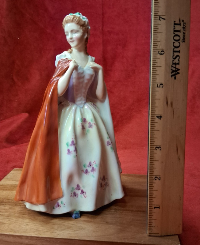 Vintage Royal Doulton Bess Figurine HN 2002 Brown Cloak Floral Dress COPR 1946