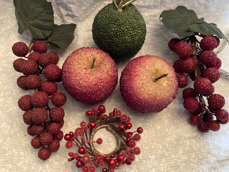6 pcs. Glitter sparkle fruit. 2 grape stems, 2 red apples, 1 green apple and 1