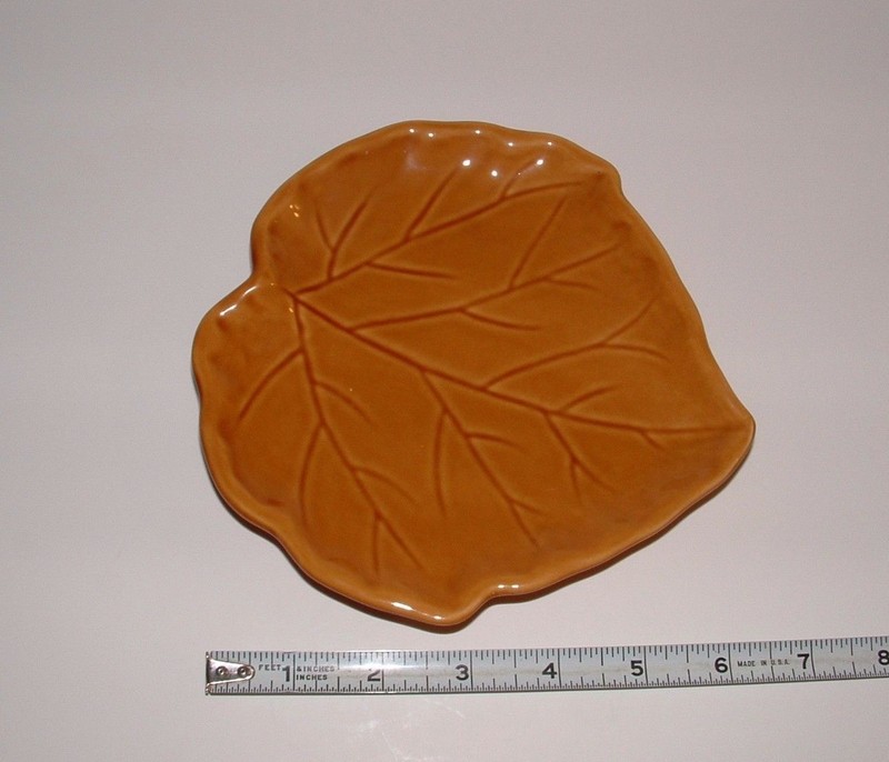 Leaf Maple Shade Decorative Plate, With Display Stand, Age Unknown, pre-owned gallery