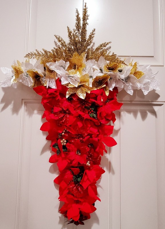 Indoor outdoor floral Wreaths. Each wreath is specially handmade.