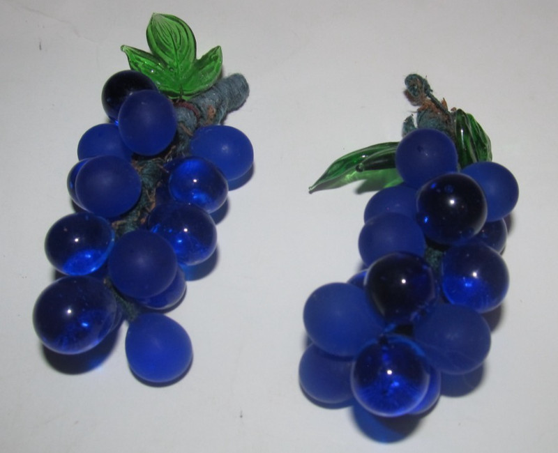 Art Glass Cobalt Blue Grape Cluster Bunch With Leaves 3″ Long (Lot of 2) (TS6)