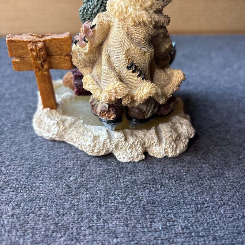 Boyds Bears Simone & Bailey... Helping Hands Figurine #2267 vintage ice skating gallery