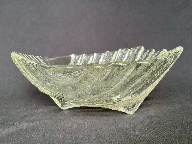 Vintage Glass Shell Dish Footed Candy Bowl Scallop Seashell Texture Trinket Tray gallery