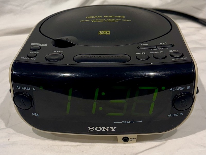 Sony Dream Machine ICF-CD815 FM/AM Radio CD Player Dual Alarm Clock-TESTED/WORKS