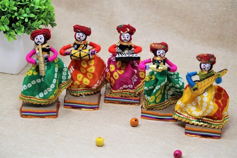 Recycled Material Rajasthani Musician Bawla Puppets Idol 11 x 28 cm Multicolor,