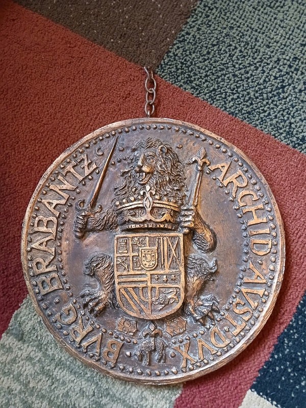 Lion Design Kingdom of Netherlands Sign Fiberglass Medallion Vintage Wall Decor