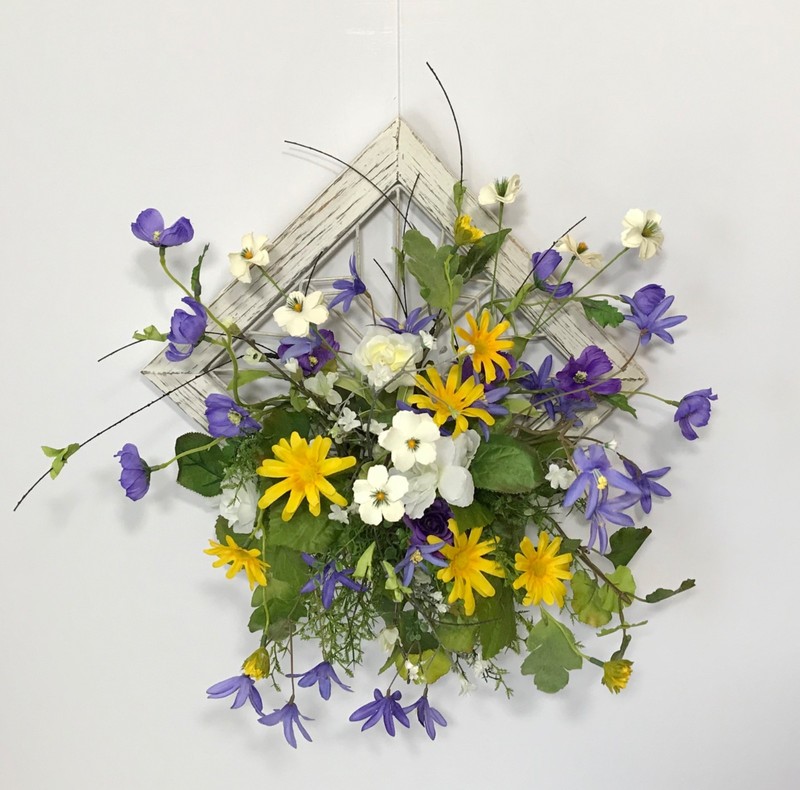 WOODEN FRAME WALL DOOR DECORATION FLORAL ARRANGEMENT FLOWERS METAL WIRE INSERT gallery