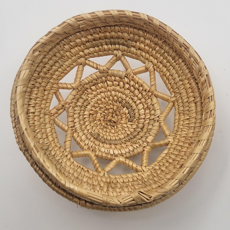 Handwoven Straw Lidded Basket Small Trinket Storage Openwork Star Lid 5" gallery