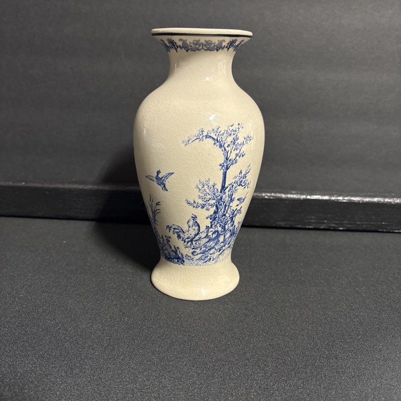 Vintage Chenwasirie Porcelain Vase Blue and Cream Roosters Chickens Birds
