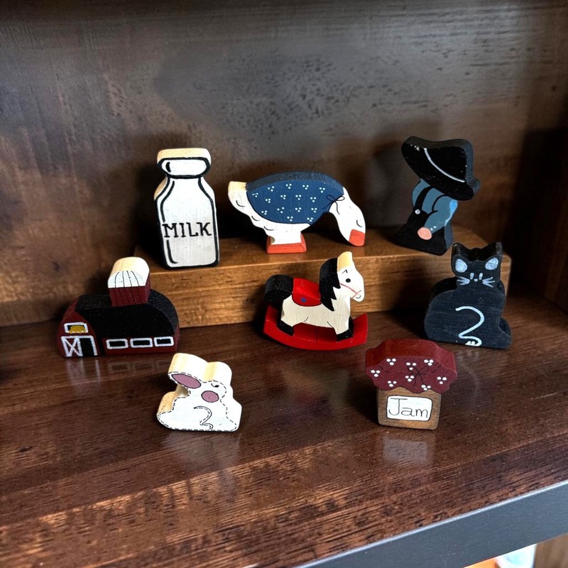 8pc Vintage Miniature Wooden Farm Animals & Barn Country Kitchen Shelf Sitters