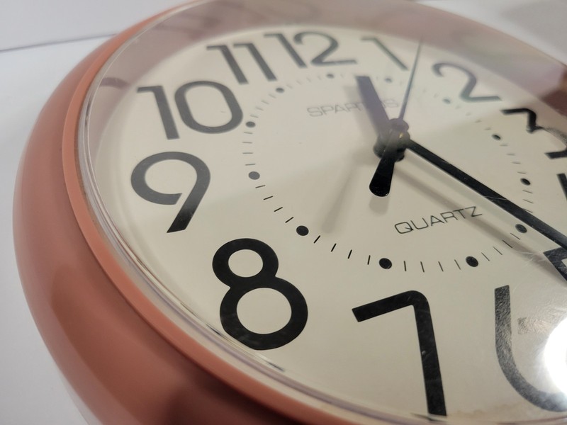 Pink Or mauve Spartus Quartz Wall Clock 9 Inch gallery