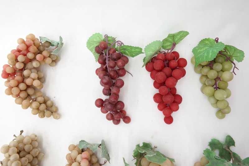 Bunches of Plastic Grapes Fake Fruit Green And Red Lot of 9 TF gallery