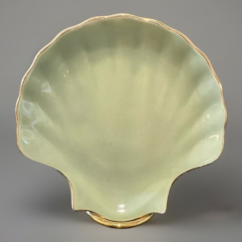 VTG Porcelain Trinket Dish Ashtray Seashell Green Scalloped Gold Edges 4.25”