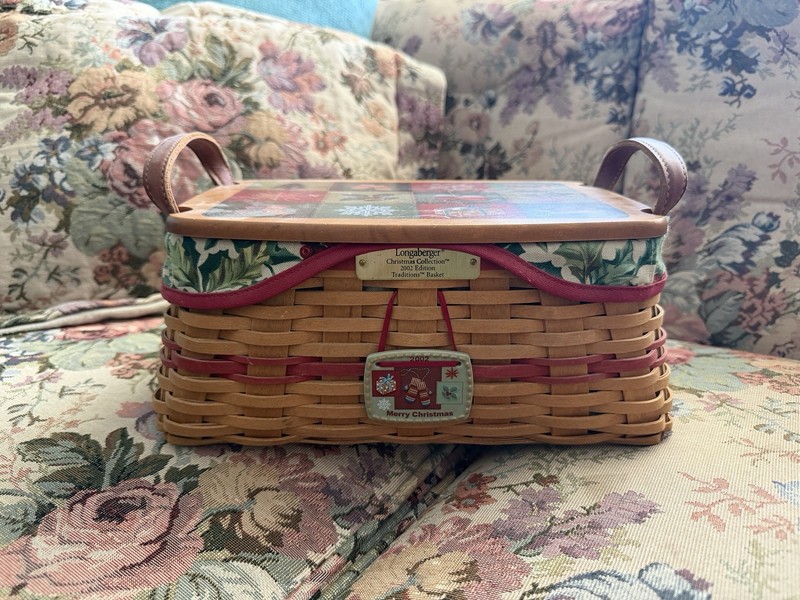 Vintage 2002 Longaberger Christmas Collection Traditions Basket w Lid & Handles