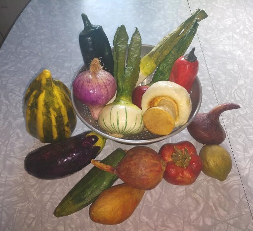 Lot of 15 Vintage Paper Mache Fruit & Veggie Mexican Folk Art Kitchen Home Decor