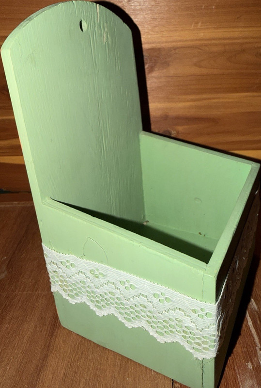 Wall Mounted Wooden Key & Mail Rack Combo w/ Lace Trim, Green, 14x10x8″