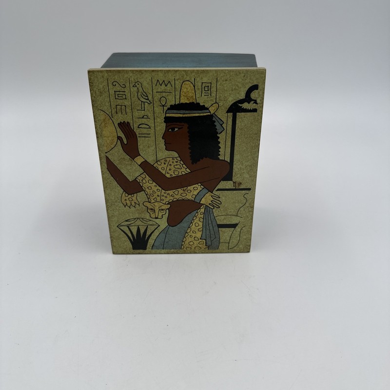 Vintage Wilton & Lee Ltd Columbia Pa USA 6 x 5 in Box Nefertari Egyptian Design