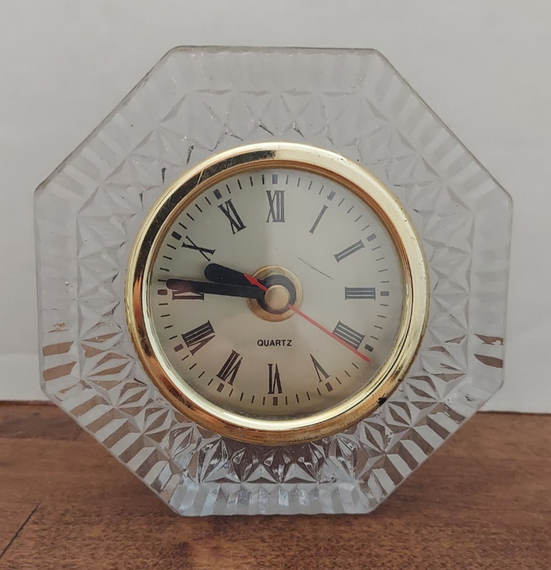 Quartz Crystal Clock Roman Numeral Heavy Desk Mount