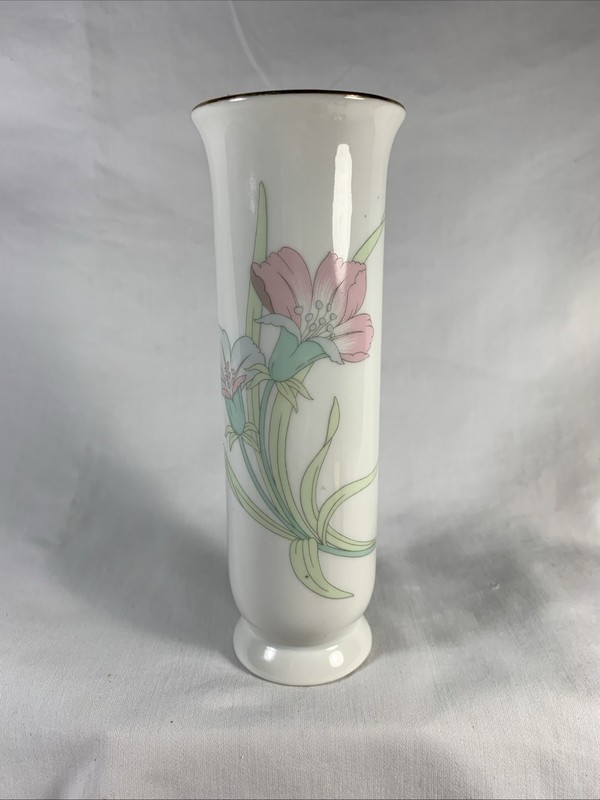 6 1/2″ Tall Slender Porcelain Vase, Floral Design in Soft Pastel Pink/Green Shad