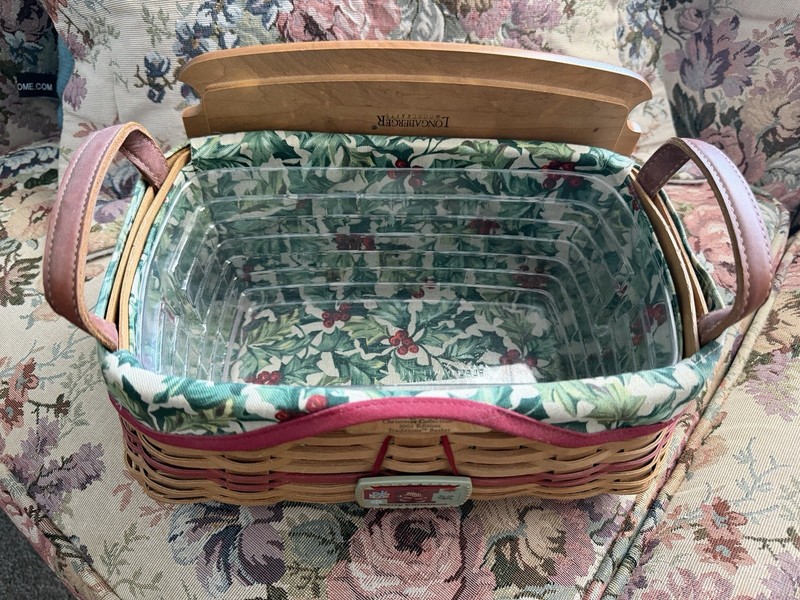 Vintage 2002 Longaberger Christmas Collection Traditions Basket w Lid & Handles gallery
